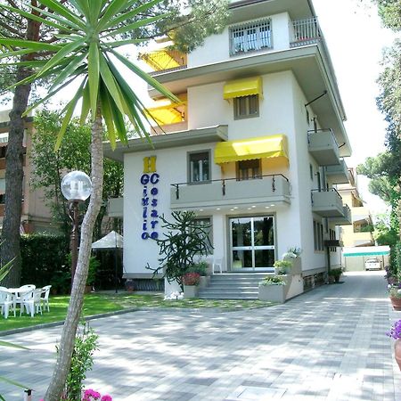 Hotel Giulio Cesare Cinquale Bagian luar foto