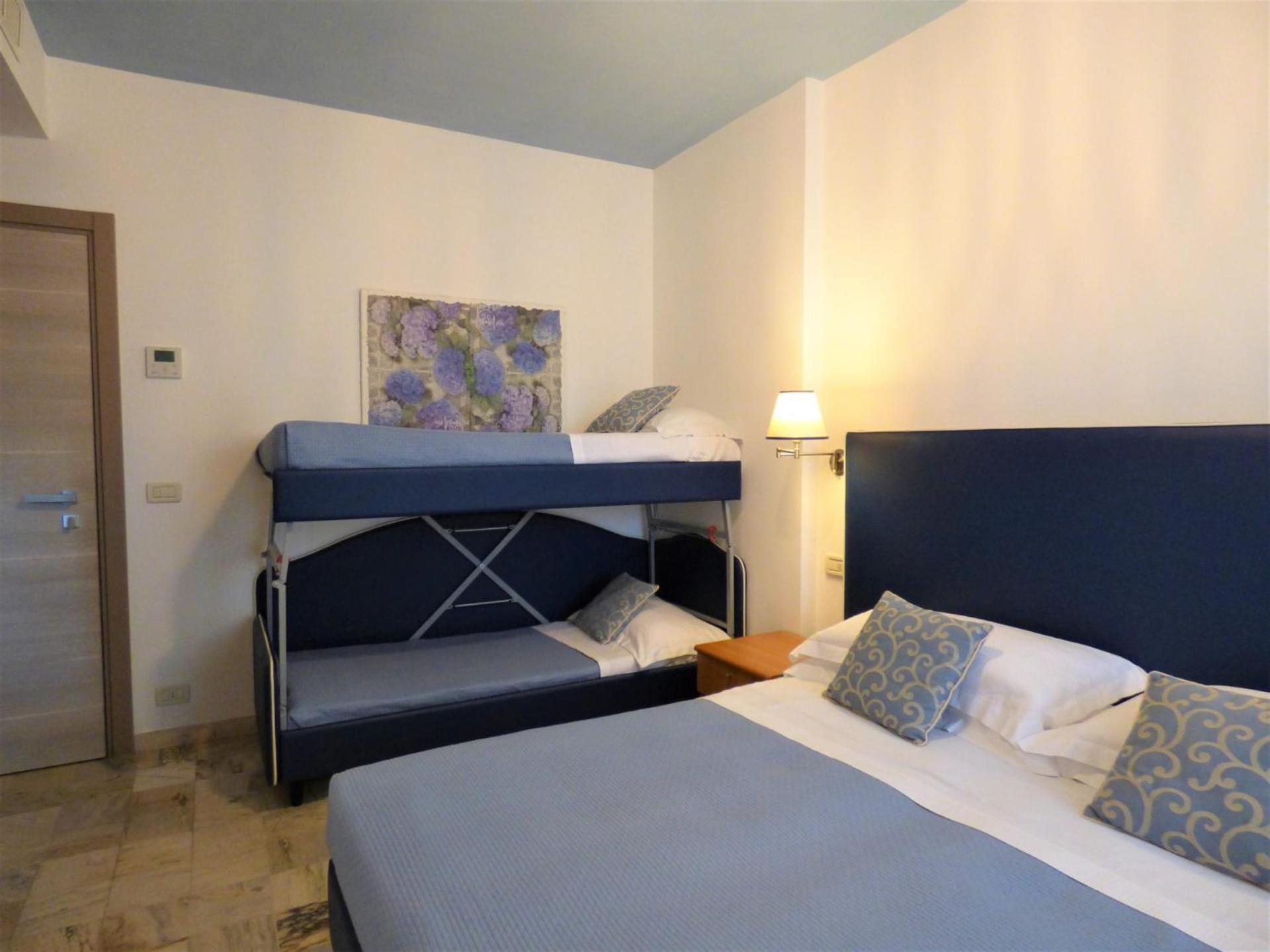 Hotel Giulio Cesare Cinquale Bagian luar foto