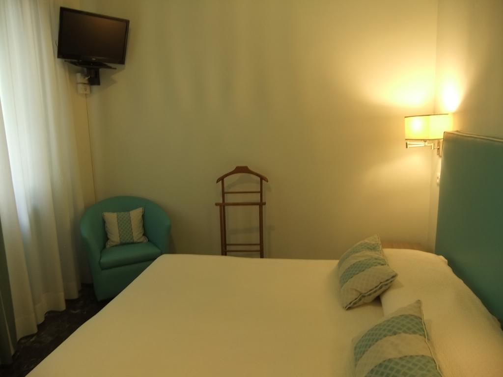 Hotel Giulio Cesare Cinquale Bagian luar foto